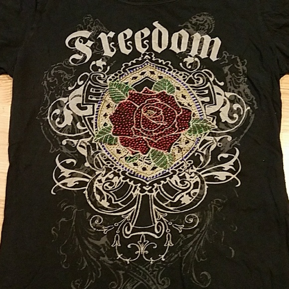 Buckle Graphic Tee w/ Rhinestone Rose Short Sleev - Picture 2 of 5